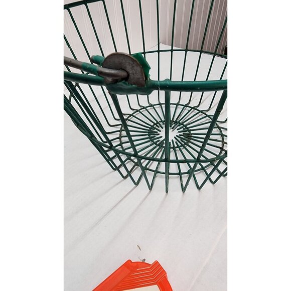 Green Wire Basket With Sturdy Metal Handle - Industrial Farmhouse Style For Stor - Picture 10 of 16